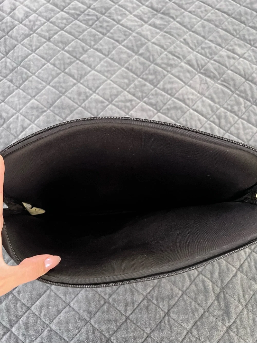 Kate Spade black polka dot laptop case sleeve pouch Case Bag Zip Around